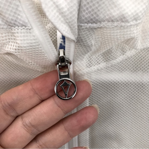 EUC Ivivva girl’s hooded rain jacket - Picture 8 of 14